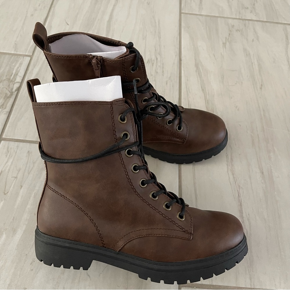 🤎NWT Brown Combat Boots🤎